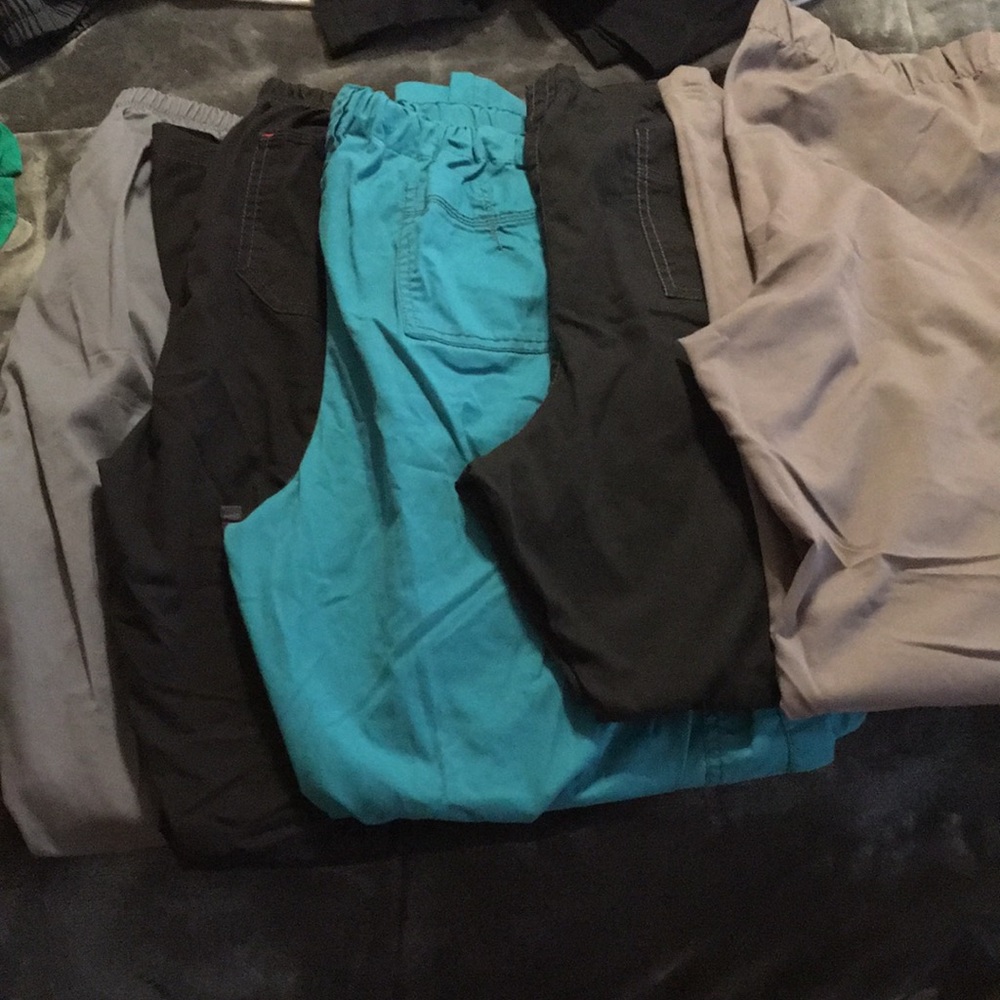 5 pairs of large scrub pants